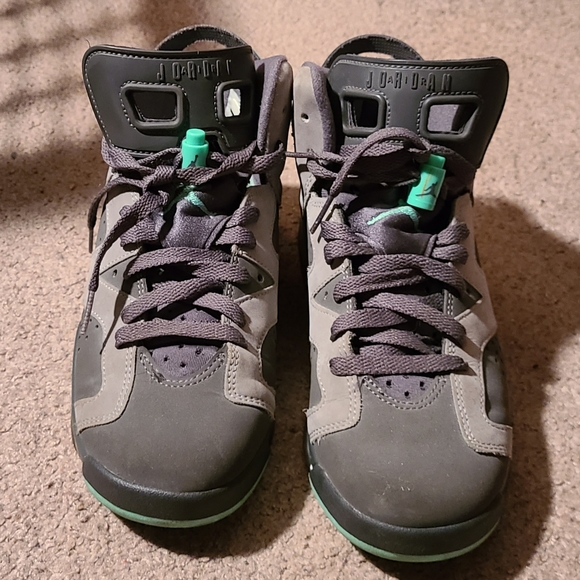 Jordan Retro 6 Green Glow - Picture 2 of 3